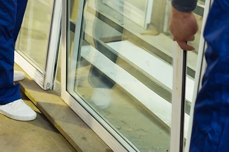 Commercial Glass Repair Technician in Spring Hill